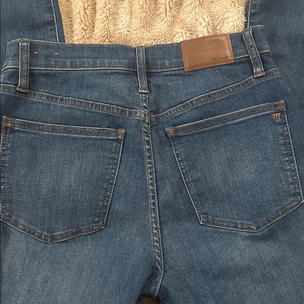 Cali Demi-Boot Jeans in Daly Wash: Button-Front Edition - Picture 11 of 11